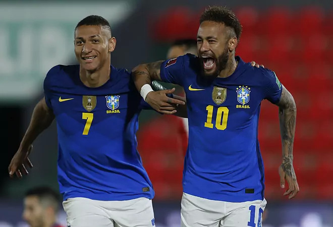 هل يجب تغطية الكيك من الفرن مباشرة؟